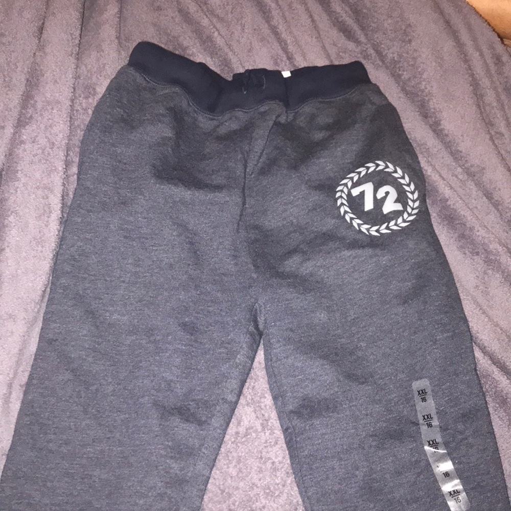 Children’s Place Boys blue cropped sweatpants